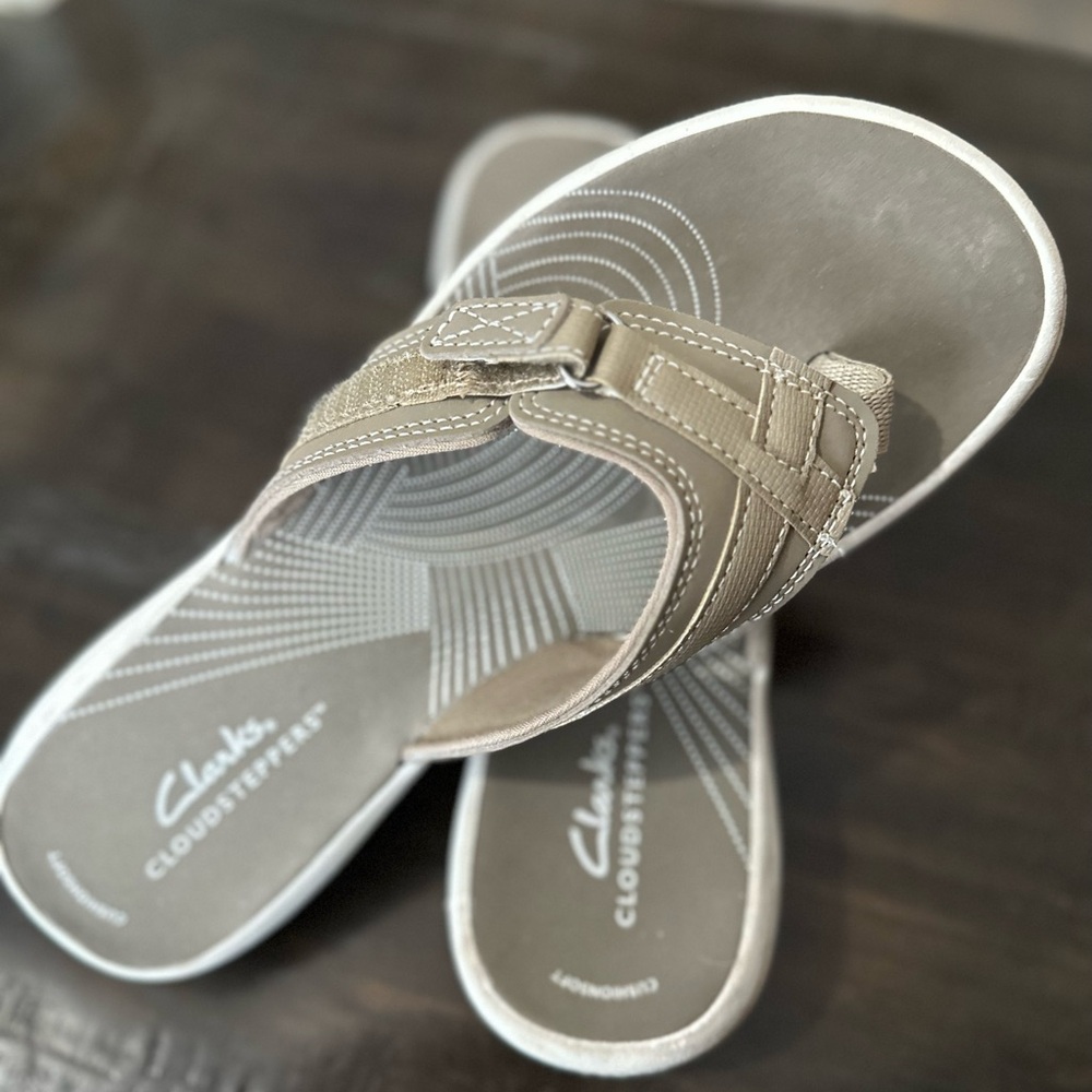 Clarks Cloudsteppers Tan Sandals